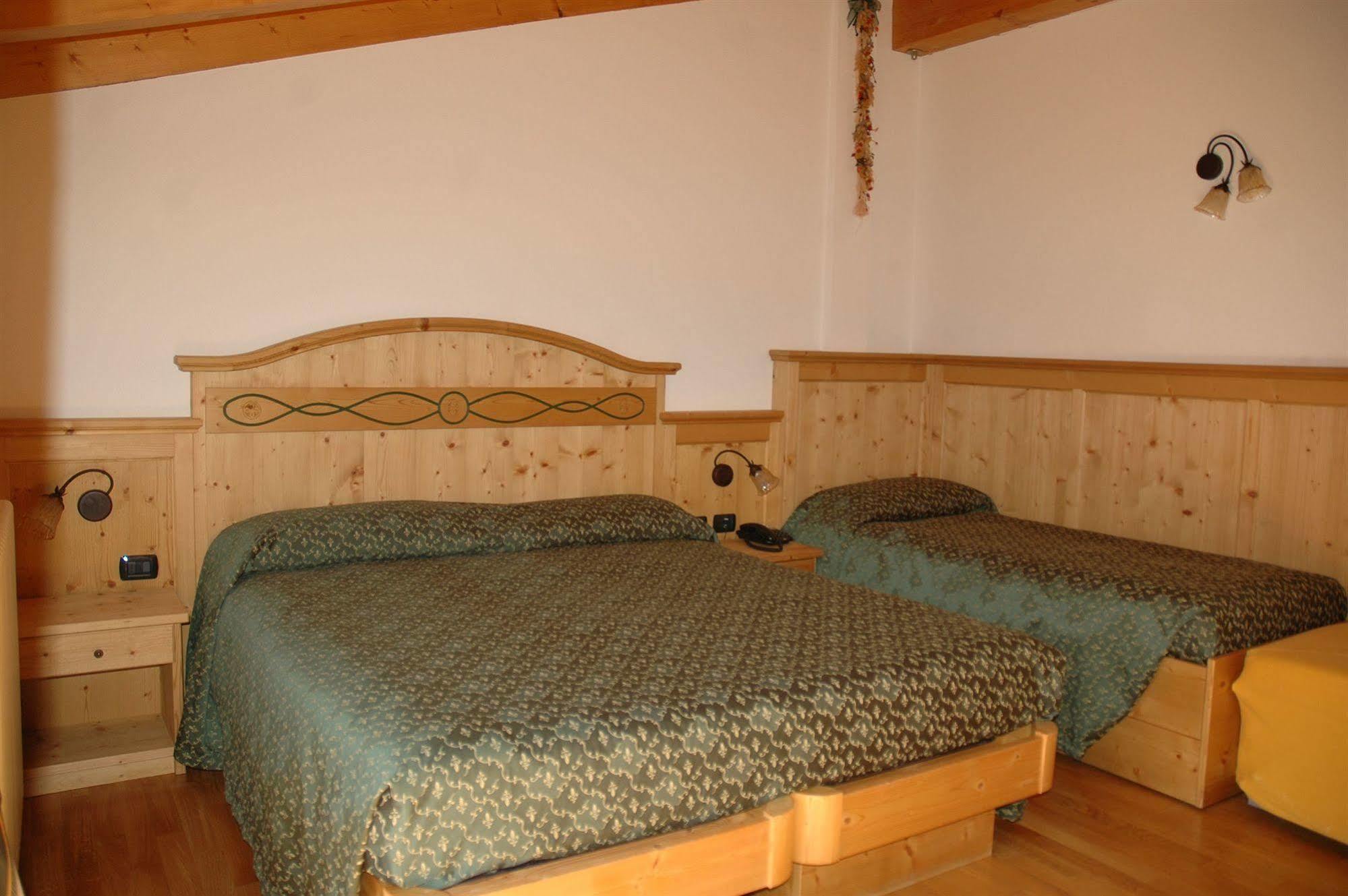 Garnì La Soldanella Hotel 3*
